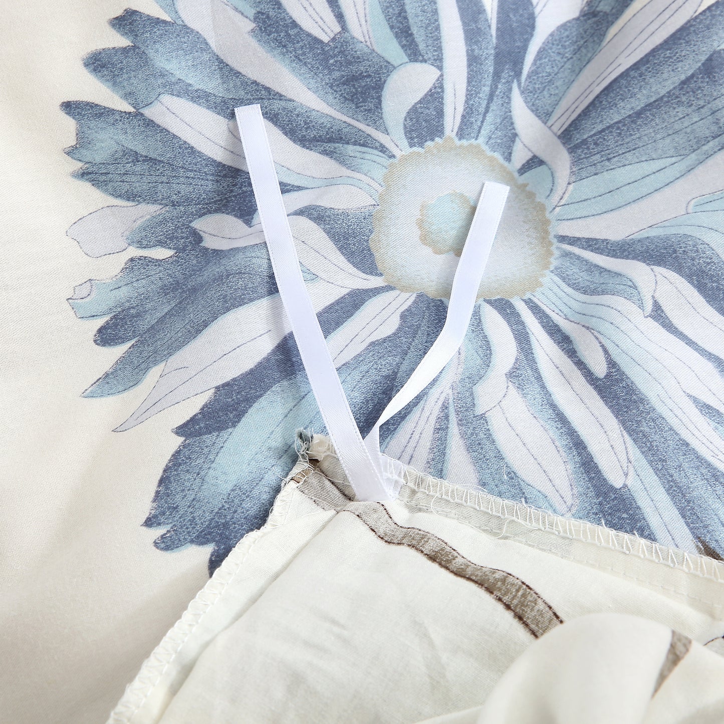 Daisy Silhouette Floral Print 2-Piece 100% Cotton Bedding Set: Duvet Cover and One Pillow Sham (Twin)